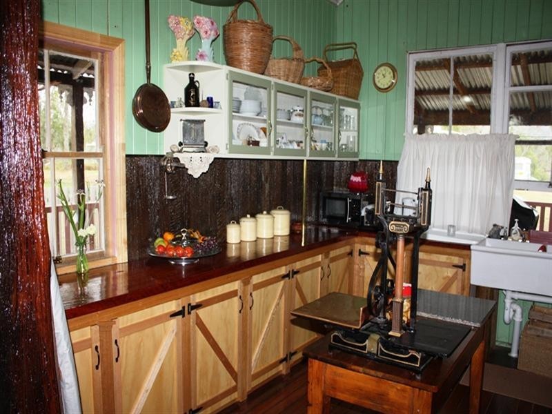 15 Anna Street, Linville QLD 4306