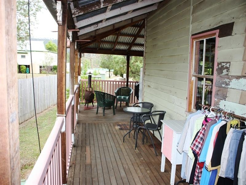 15 Anna Street, Linville QLD 4306