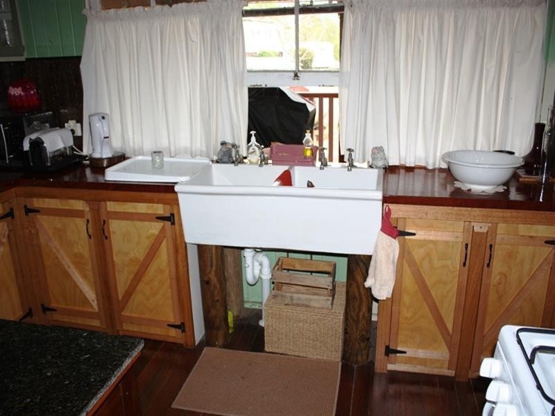 15 Anna Street, Linville QLD 4306