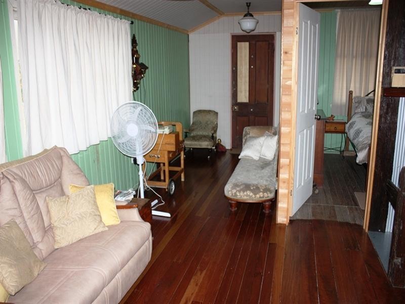 15 Anna Street, Linville QLD 4306