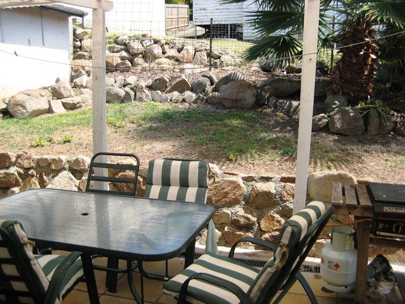 8 Second Avenue, Somerset Dam QLD 4312