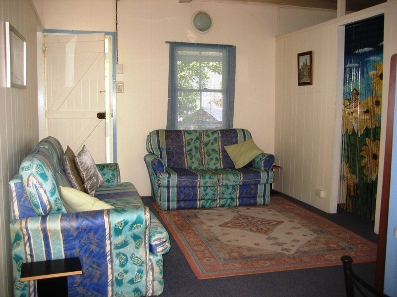 8 Second Avenue, Somerset Dam QLD 4312