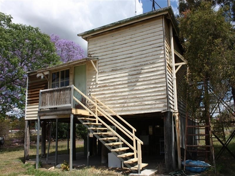 21 Dingyarra Street, Toogoolawah QLD 4313