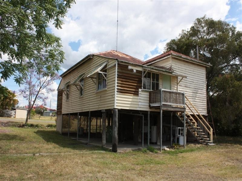 21 Dingyarra Street, Toogoolawah QLD 4313