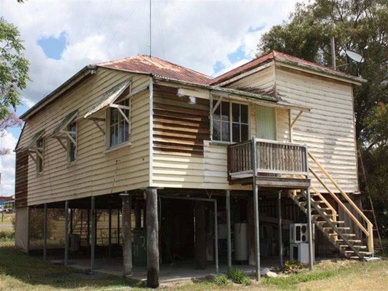 21 Dingyarra Street, Toogoolawah QLD 4313