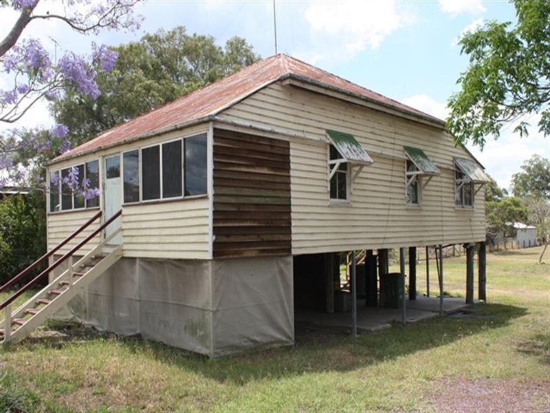 21 Dingyarra Street, Toogoolawah QLD 4313