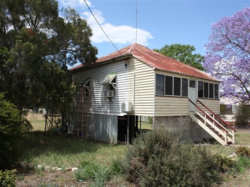21 Dingyarra Street, Toogoolawah QLD 4313