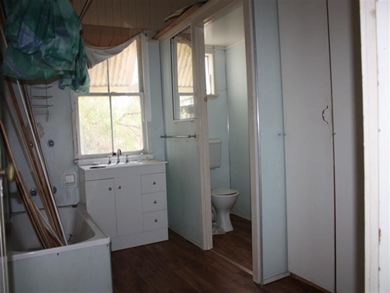 21 Dingyarra Street, Toogoolawah QLD 4313