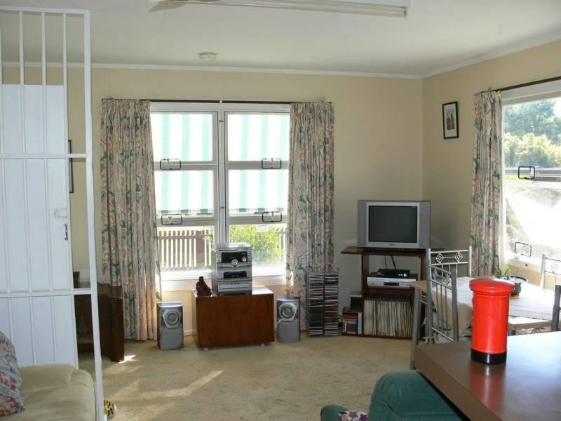 14 Short Street, Esk QLD 4312