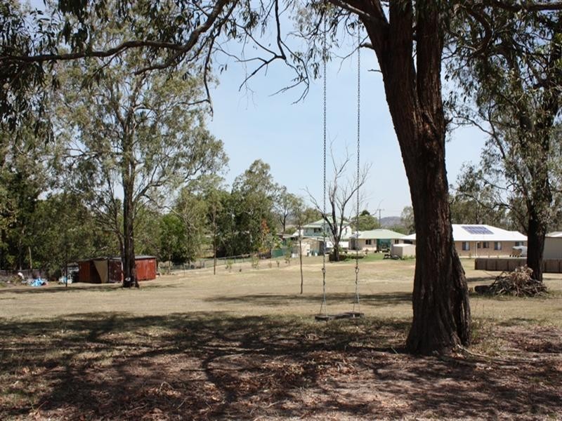 59 Bellambi Street, Toogoolawah QLD 4313