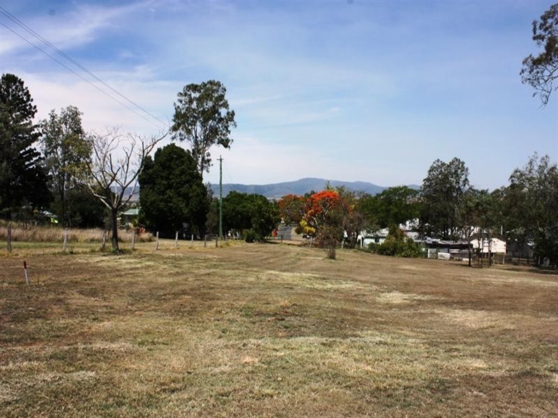 59 Bellambi Street, Toogoolawah QLD 4313