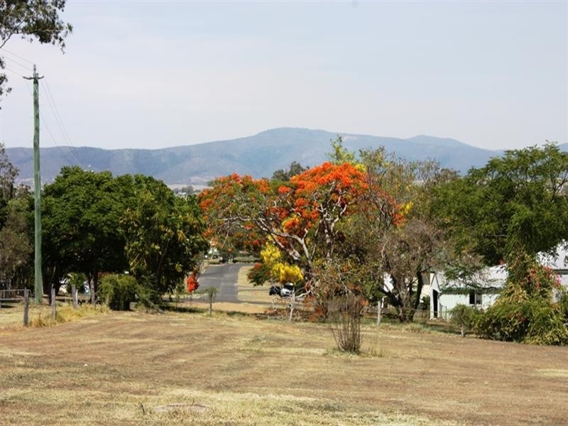 59 Bellambi Street, Toogoolawah QLD 4313
