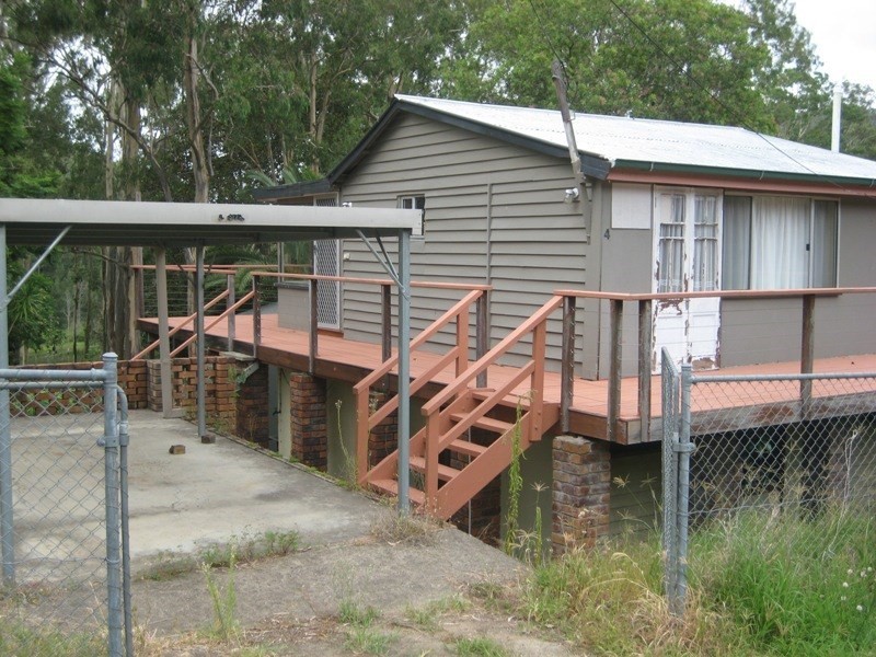 4 Jubilee Street, Somerset Dam QLD 4312