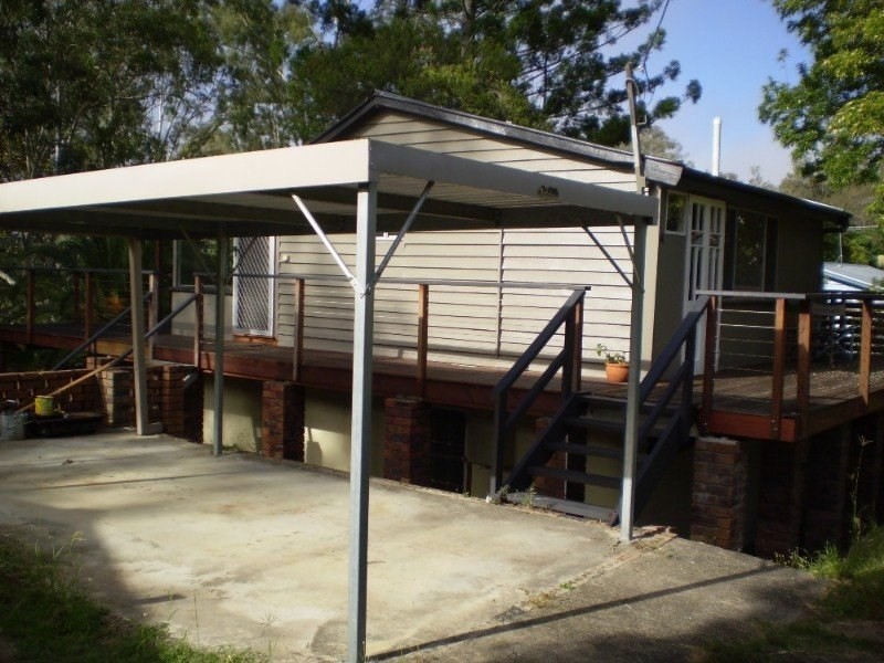 4 Jubilee Street, Somerset Dam QLD 4312