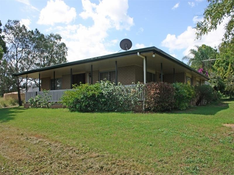 84 Bellambi Street, Toogoolawah QLD 4313