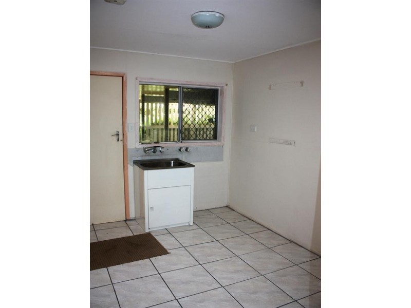 84 Bellambi Street, Toogoolawah QLD 4313