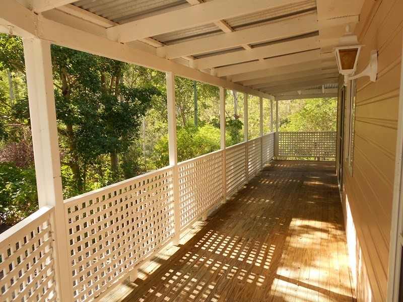 11 Jubilee Street, Somerset Dam QLD 4312