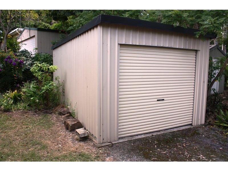 11 Jubilee Street, Somerset Dam QLD 4312