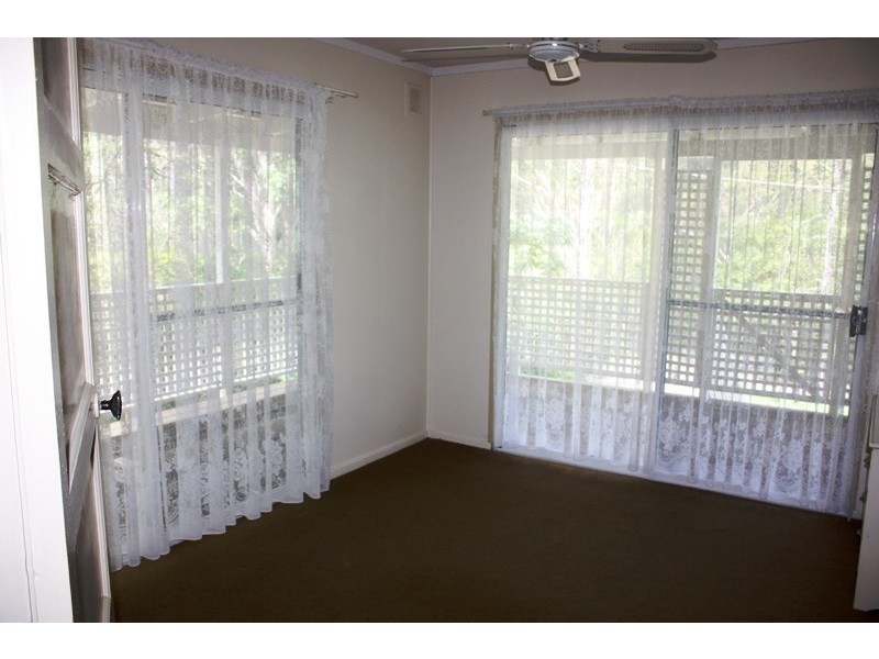 11 Jubilee Street, Somerset Dam QLD 4312