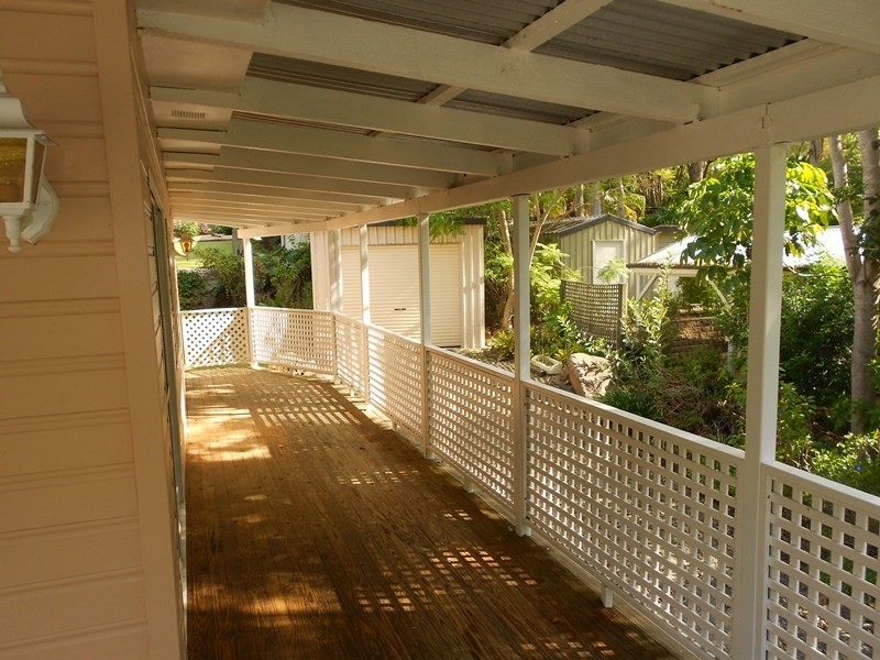 11 Jubilee Street, Somerset Dam QLD 4312