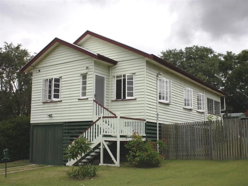 60 Dingyarra Street, Toogoolawah QLD 4313