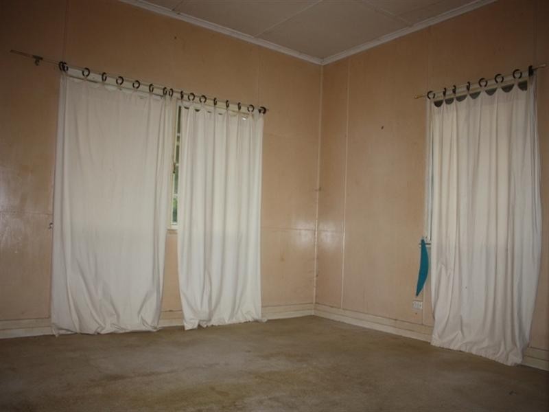 19 William Street, Linville QLD 4306