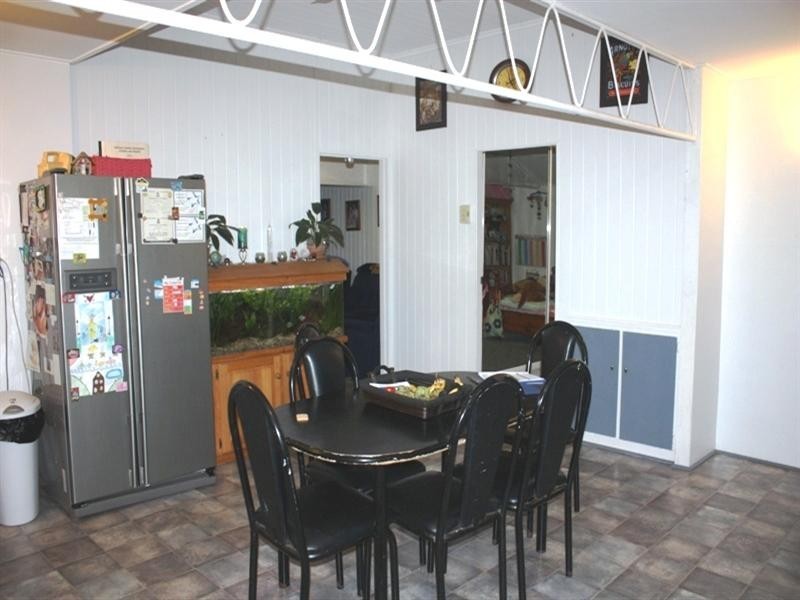 6 Dingyarra Street, Toogoolawah QLD 4313