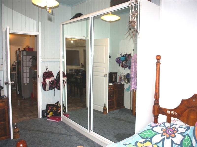 6 Dingyarra Street, Toogoolawah QLD 4313