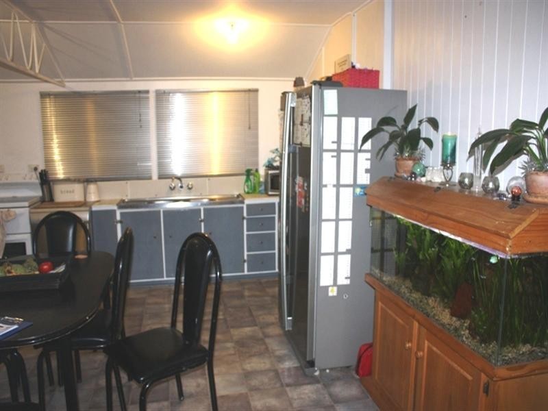 6 Dingyarra Street, Toogoolawah QLD 4313