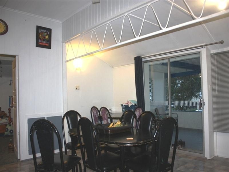 6 Dingyarra Street, Toogoolawah QLD 4313