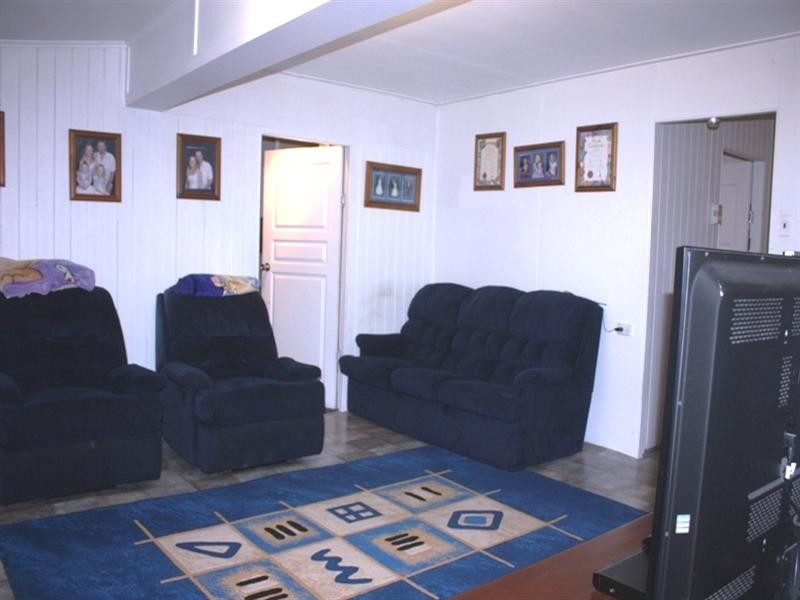 6 Dingyarra Street, Toogoolawah QLD 4313