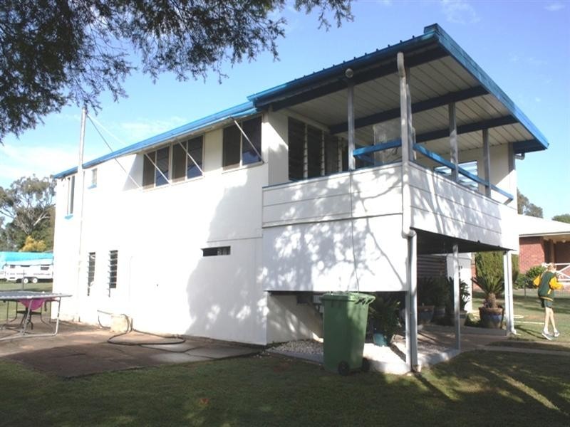 6 Dingyarra Street, Toogoolawah QLD 4313