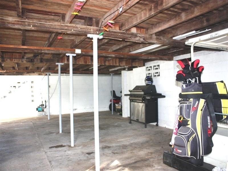 6 Dingyarra Street, Toogoolawah QLD 4313