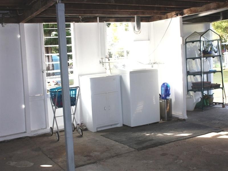 6 Dingyarra Street, Toogoolawah QLD 4313