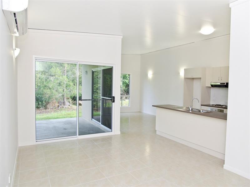 8/13 First Avenue, Somerset Dam QLD 4312