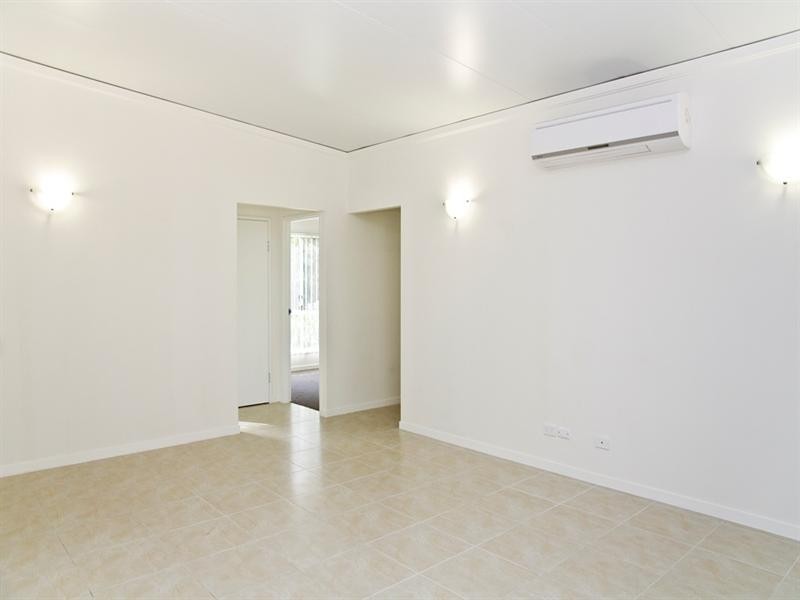 8/13 First Avenue, Somerset Dam QLD 4312