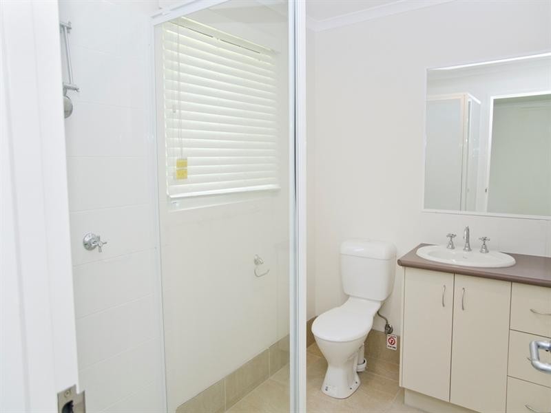 8/13 First Avenue, Somerset Dam QLD 4312