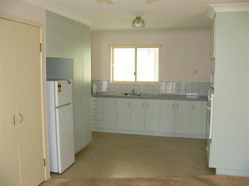 11 Mack Street, Esk QLD 4312