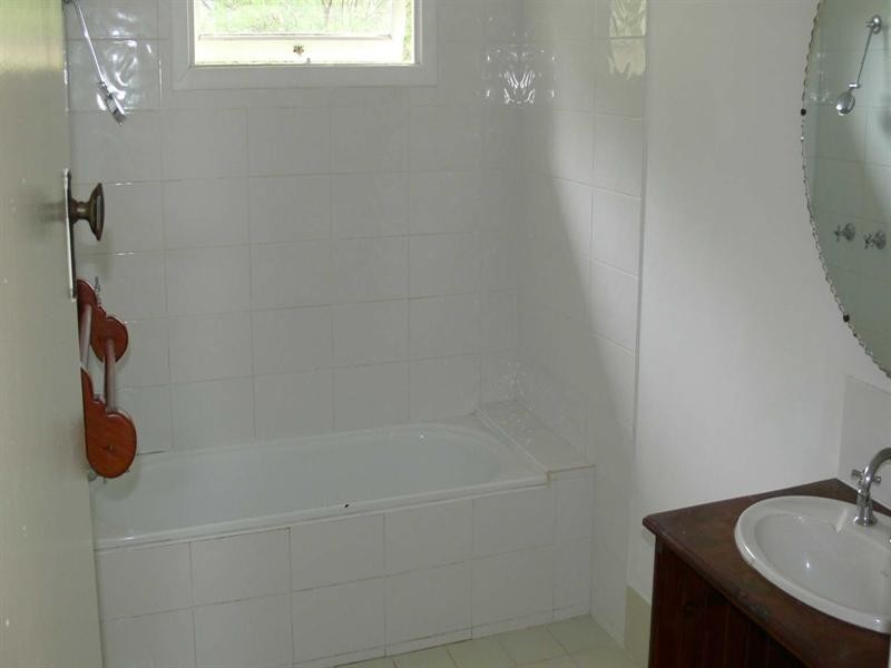 23 Down Street, Esk QLD 4312