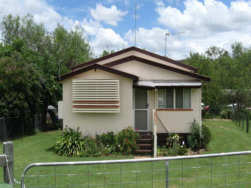 5 Kelly Court, Esk QLD 4312