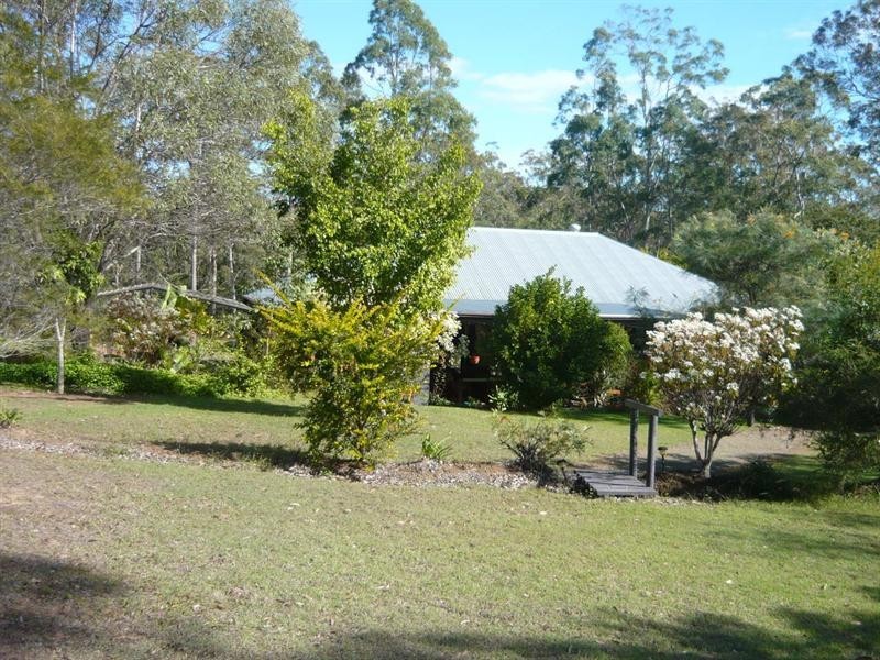 42 Buckingham Court, Mount Hallen QLD 4312