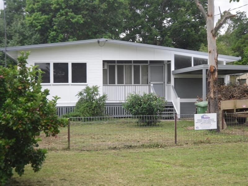 10 Short Street, Esk QLD 4312