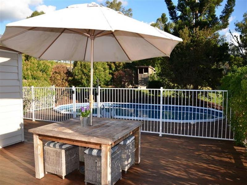 2 South Street, Esk QLD 4312
