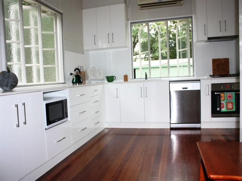 60 Dingyarra Street, Toogoolawah QLD 4313