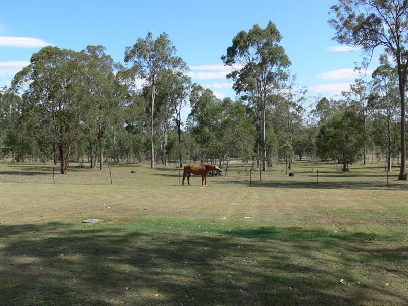 190 Edinburgh Drive, Mount Hallen QLD 4312