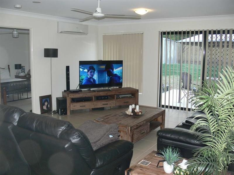 27 Edward Street, Esk QLD 4312