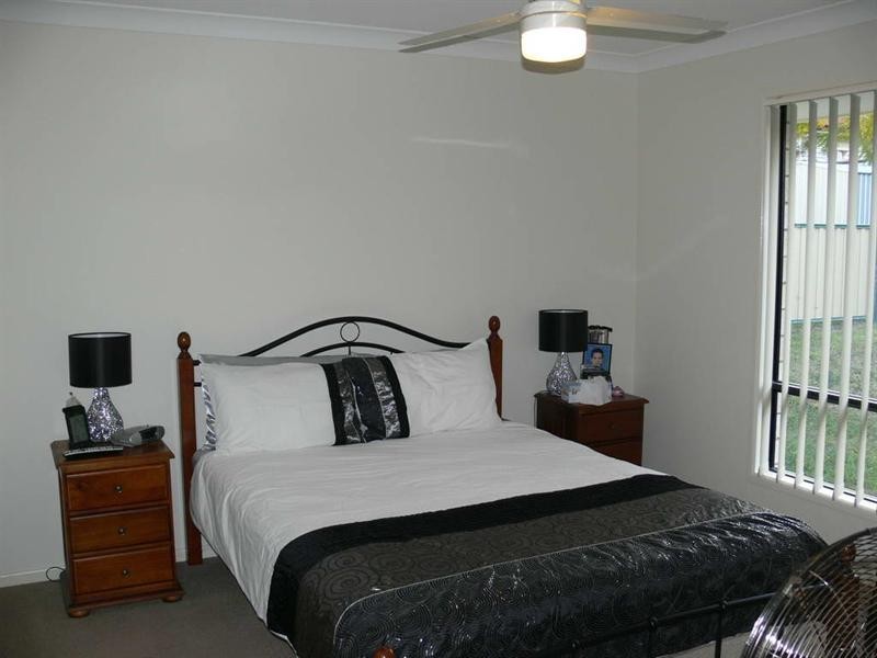 27 Edward Street, Esk QLD 4312