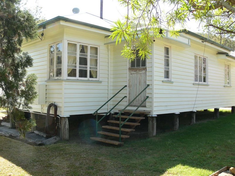 65 Ipswich Street, Esk QLD 4312