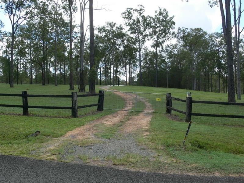 132 Windsor Drive, Mount Hallen QLD 4312