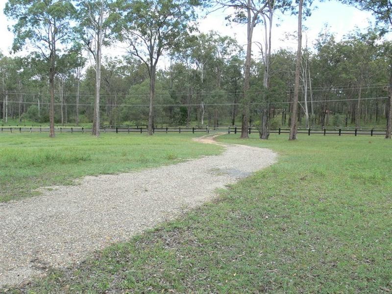 132 Windsor Drive, Mount Hallen QLD 4312